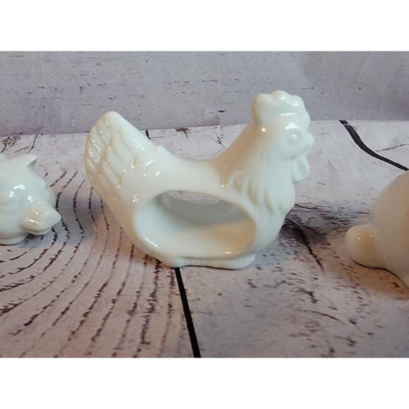 White Ceramic Napkin Rings 4 Animals Farm Chicken Pig Duck Rabbit Japan - Picture 4 of 12